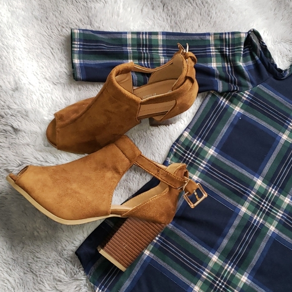 Suede brown boots autumn season - Picture 2 of 8